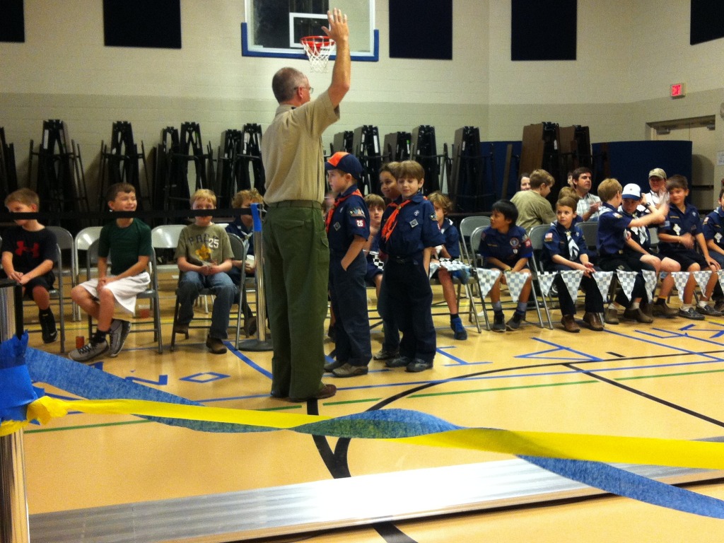 2012/01(Jan)/IAN'S PINEWOOD DERBY/2012-01-28-Ian's 1st Pinewood Derby-1.jpg